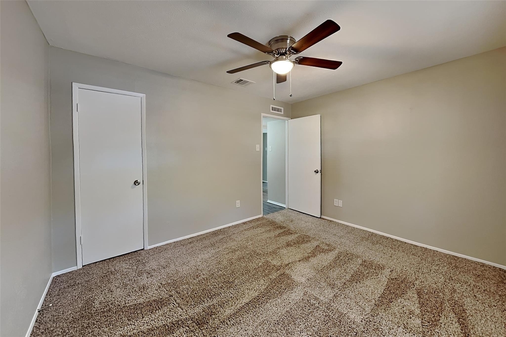 941 Whitehall Drive - Photo 11