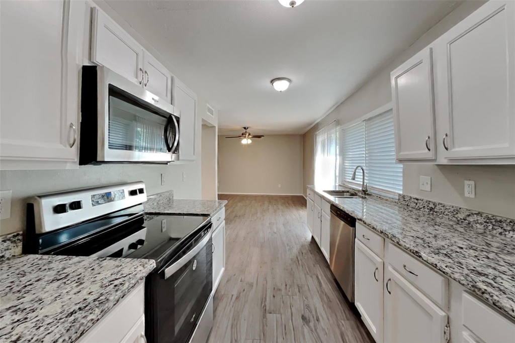 941 Whitehall Drive - Photo 4