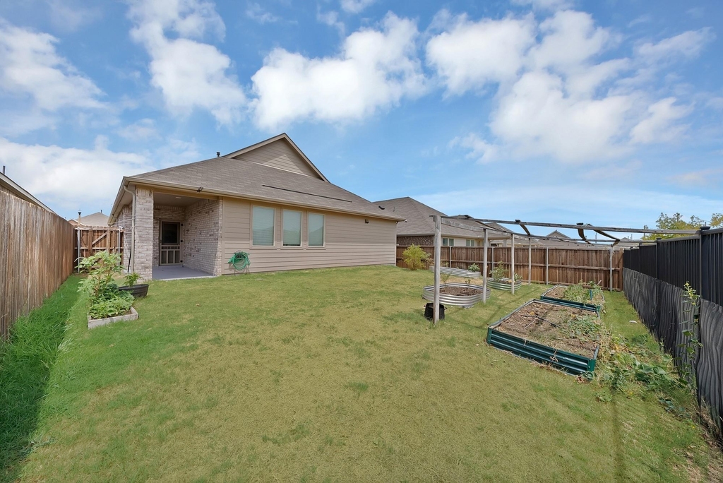 3101 Paruament Drive - Photo 14