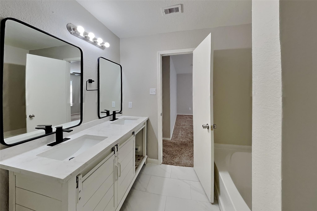 4941 Water Ridge Lane - Photo 8