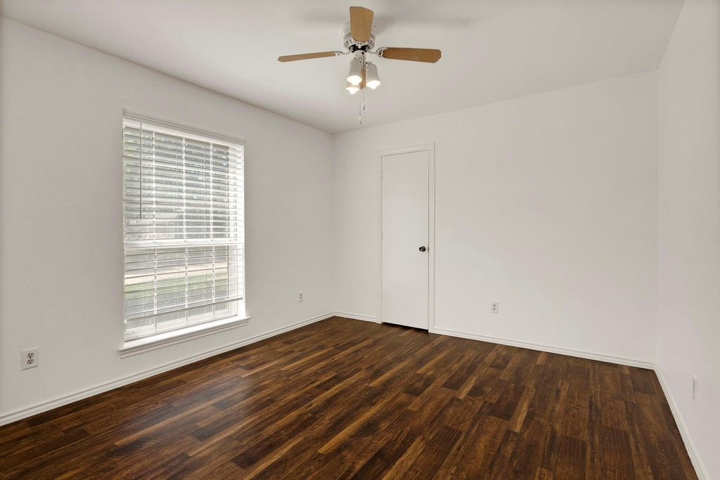 2207 Glen Forest Lane - Photo 12