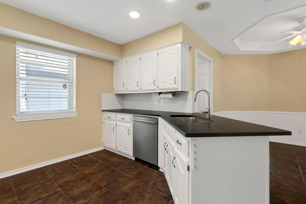 2207 Glen Forest Lane - Photo 6
