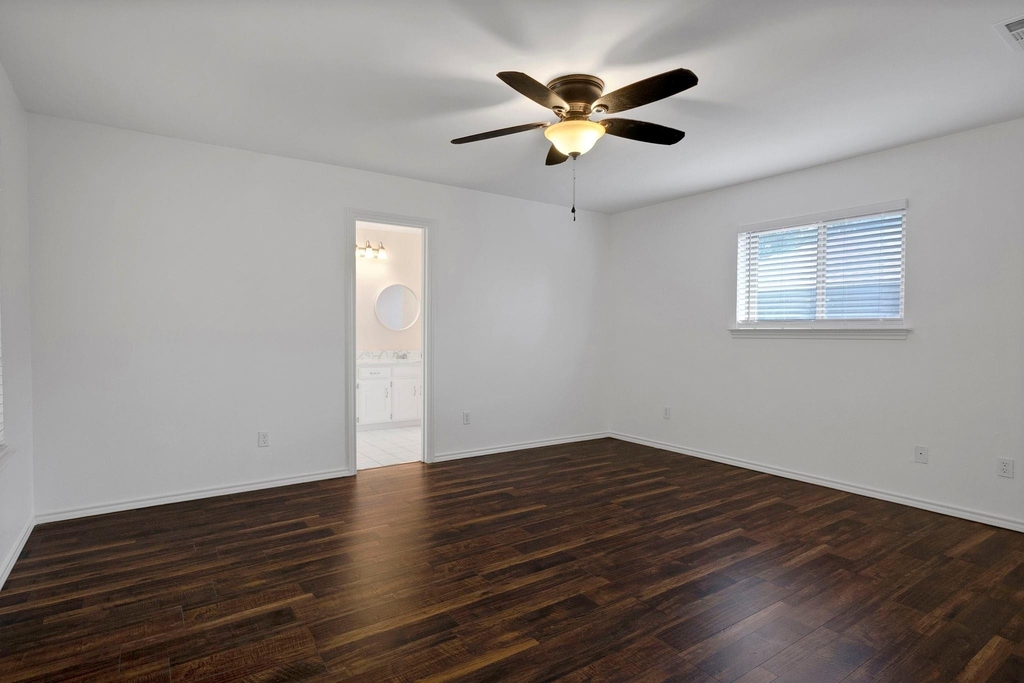 2207 Glen Forest Lane - Photo 9