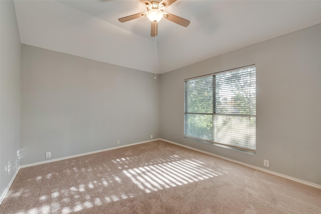 1869 Meyerwood Lane N - Photo 13