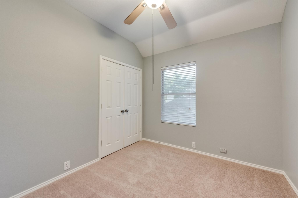 1869 Meyerwood Lane N - Photo 7