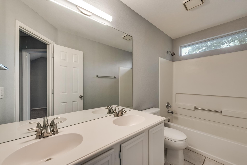 1869 Meyerwood Lane N - Photo 8