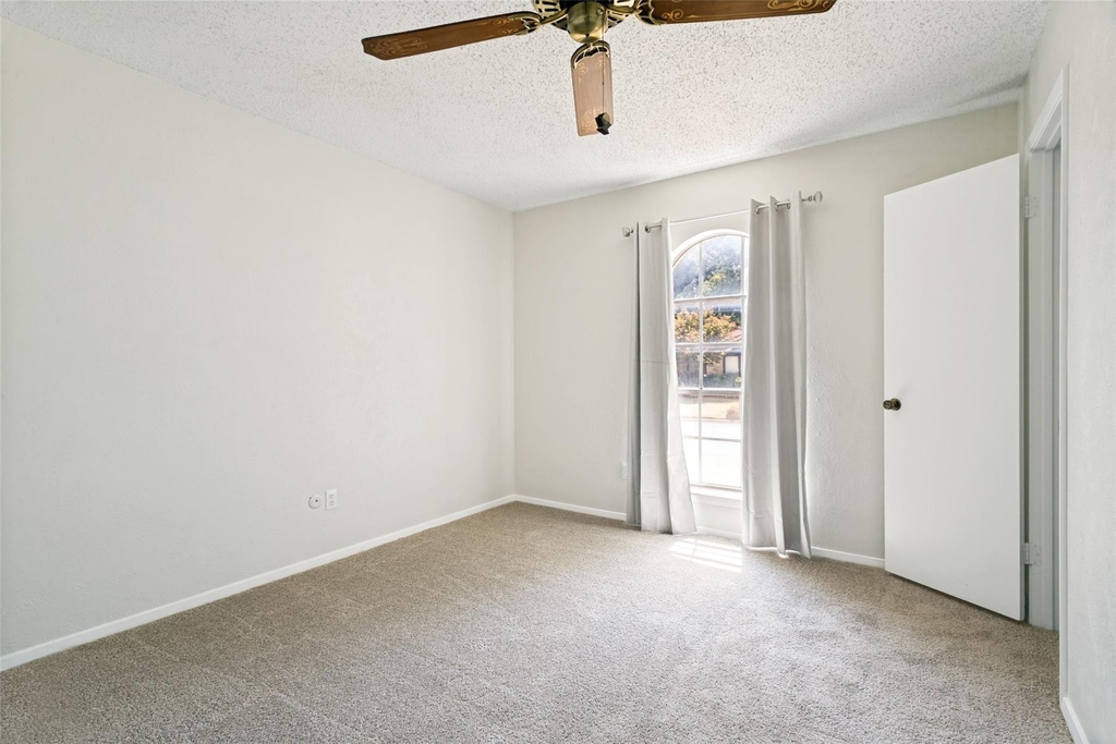 1117 S Thornbush Circle - Photo 10