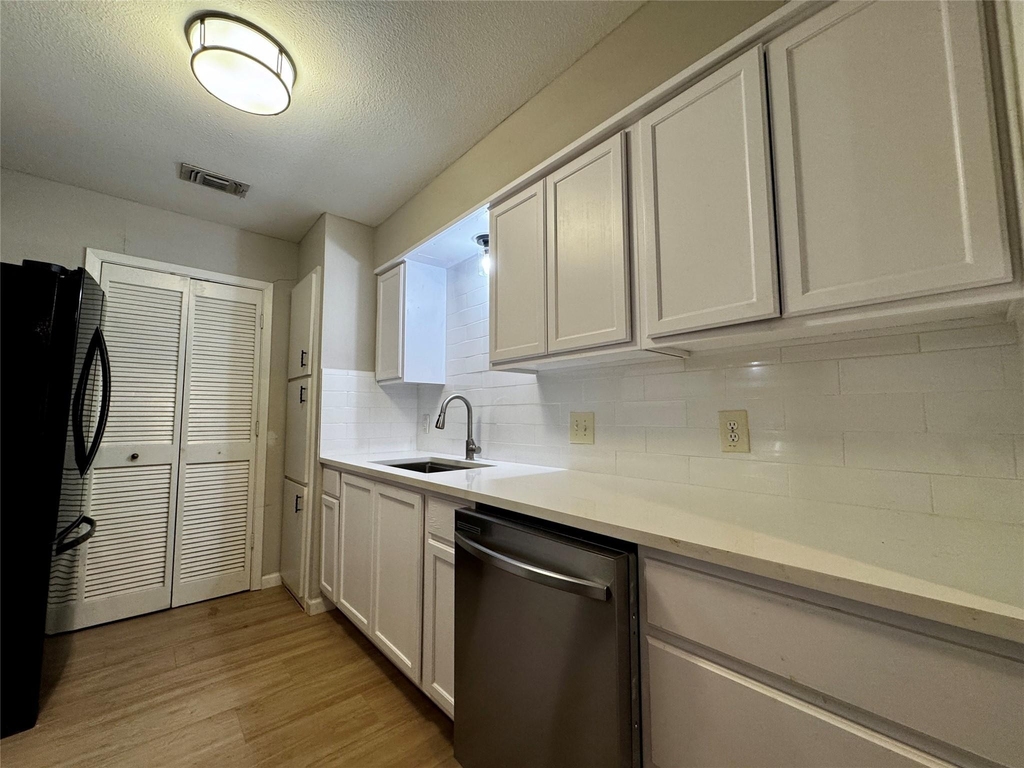 1505 Bellaire Drive - Photo 8