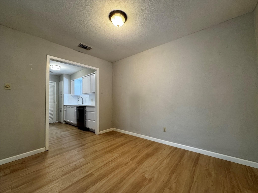 1505 Bellaire Drive - Photo 5