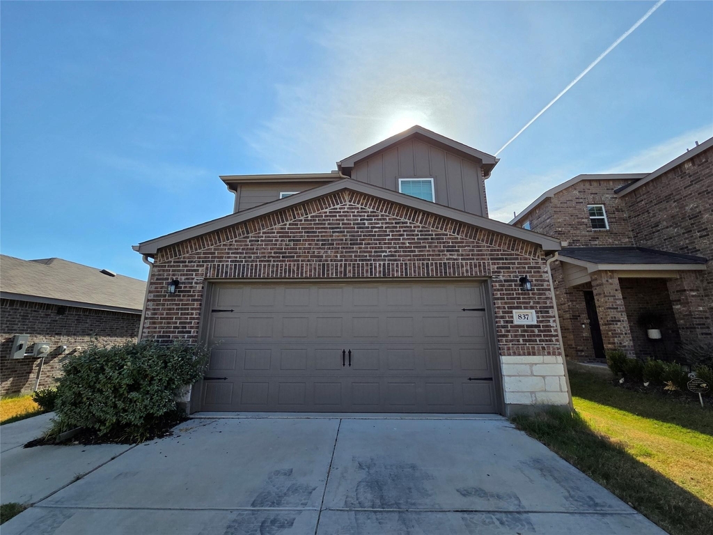 837 Breakwater Drive - Photo 0