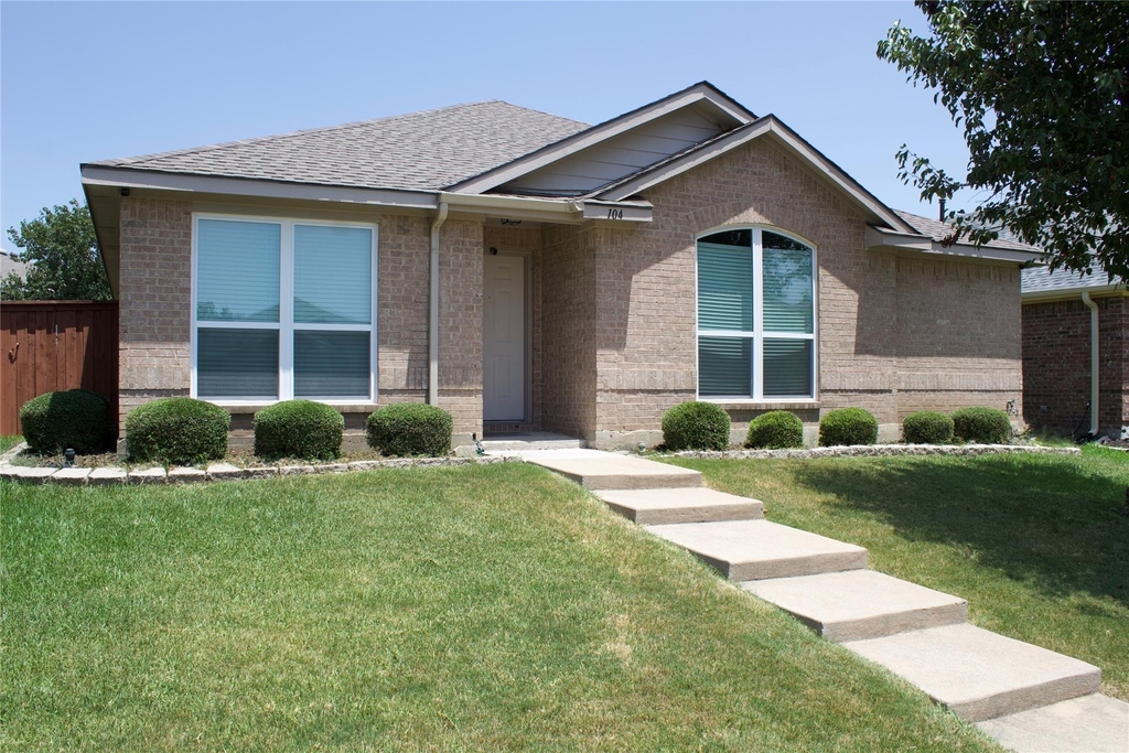 104 Cobblestone Drive - Photo 1