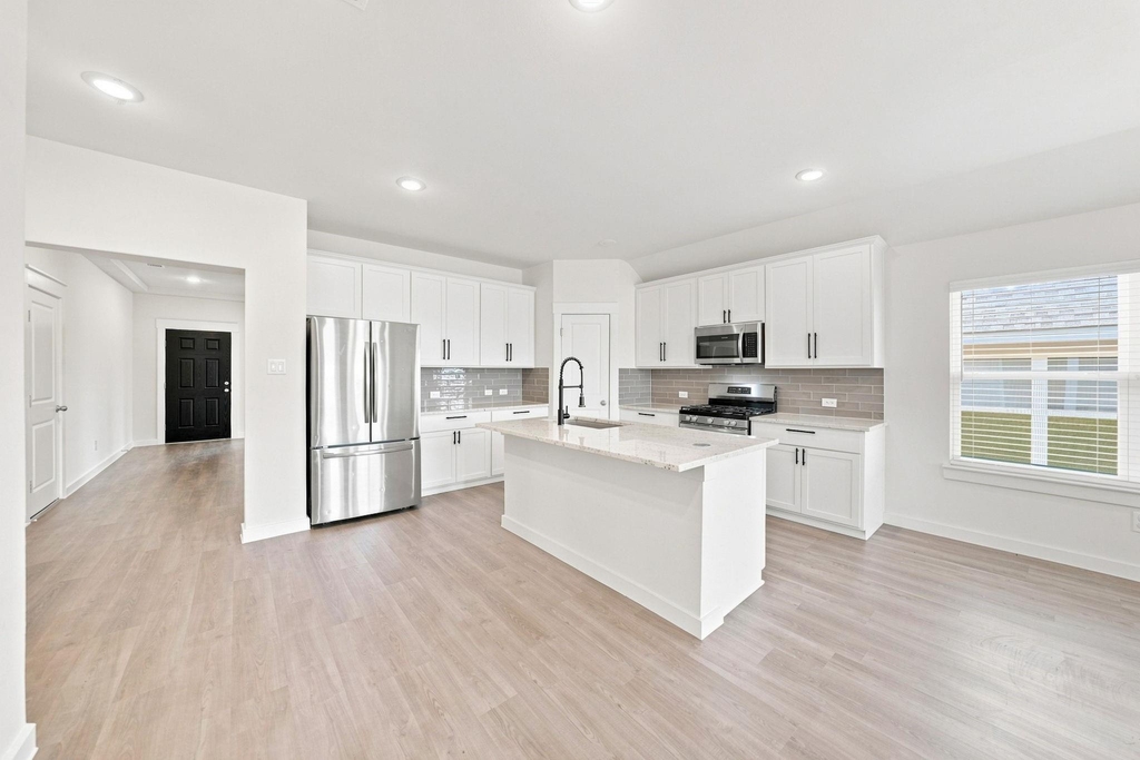 702 Woodford Way - Photo 5