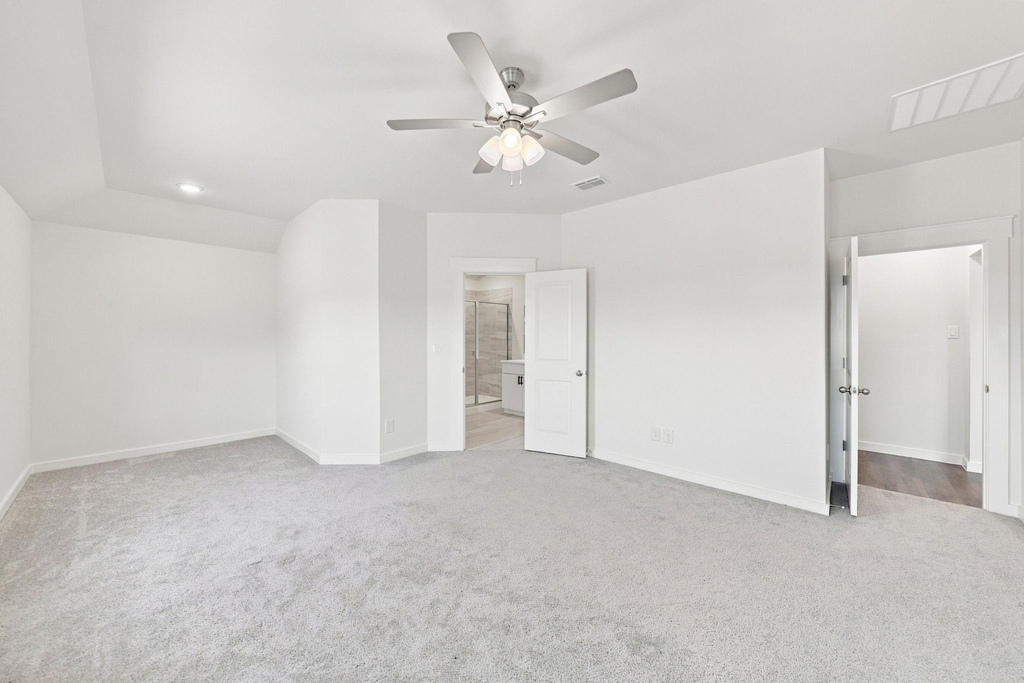 702 Woodford Way - Photo 10