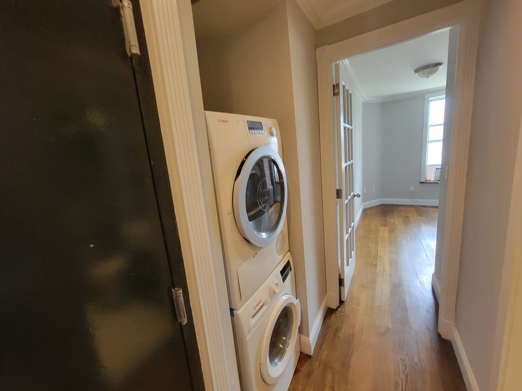 437 West 53rd Street - Photo 10