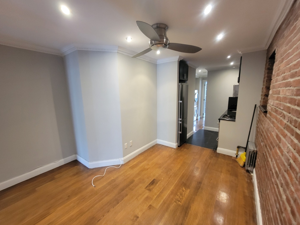 437 West 53rd Street - Photo 2