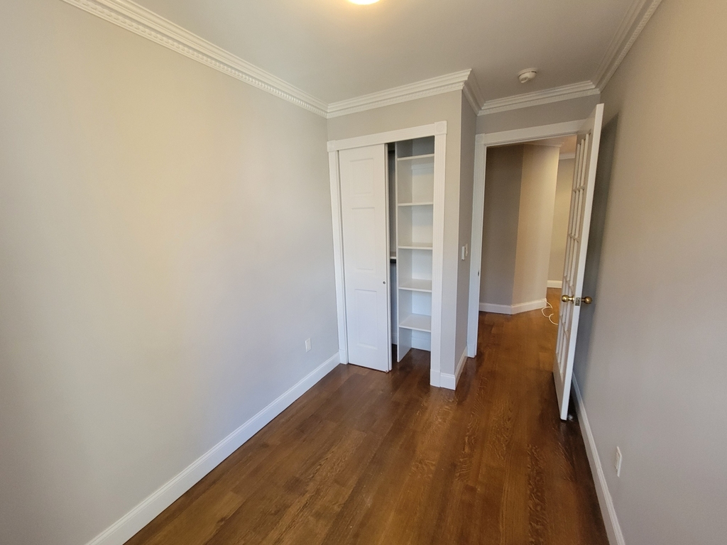 437 West 53rd Street - Photo 6