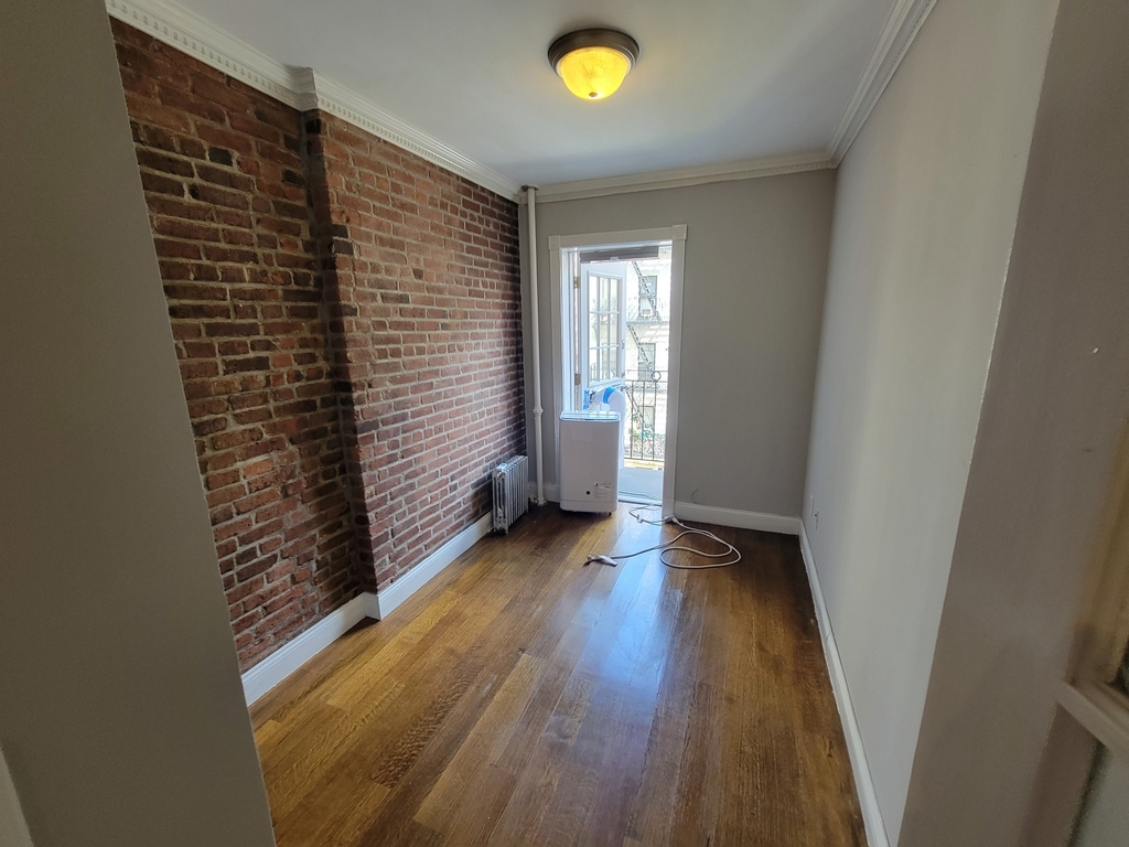 437 West 53rd Street - Photo 3