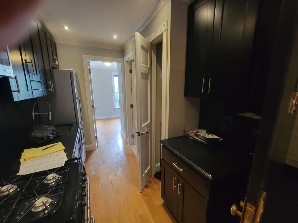 437 West 53rd Street - Photo 7