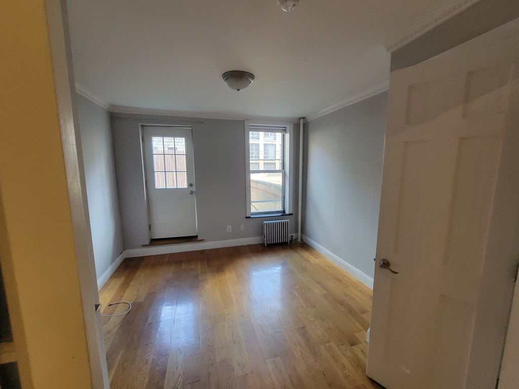 437 West 53rd Street - Photo 3