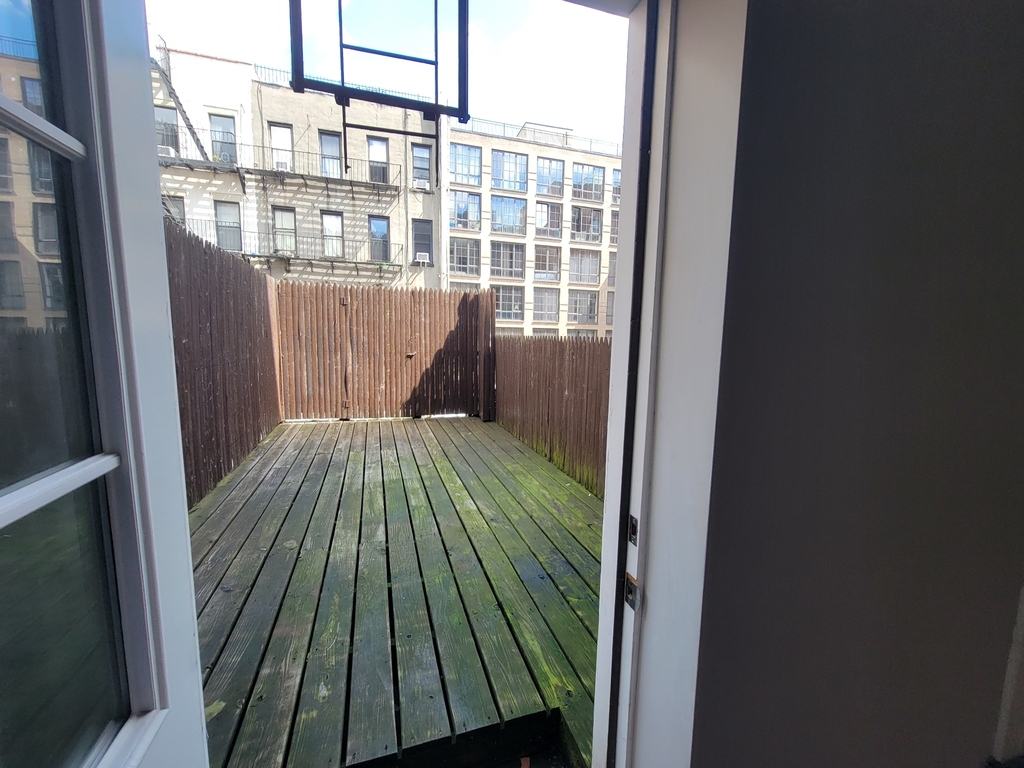 437 West 53rd Street - Photo 4