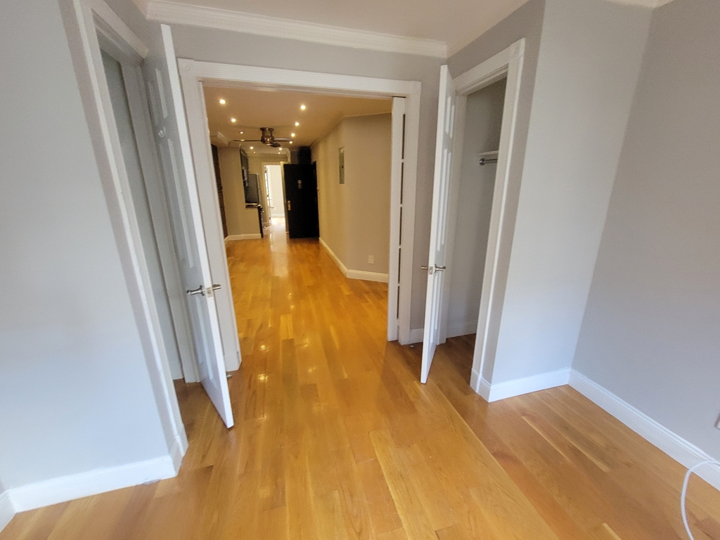 437 West 53rd Street - Photo 6