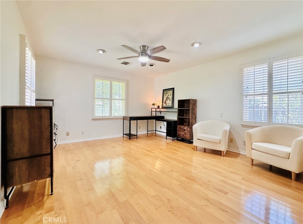 1558 Wembley Road - Photo 12