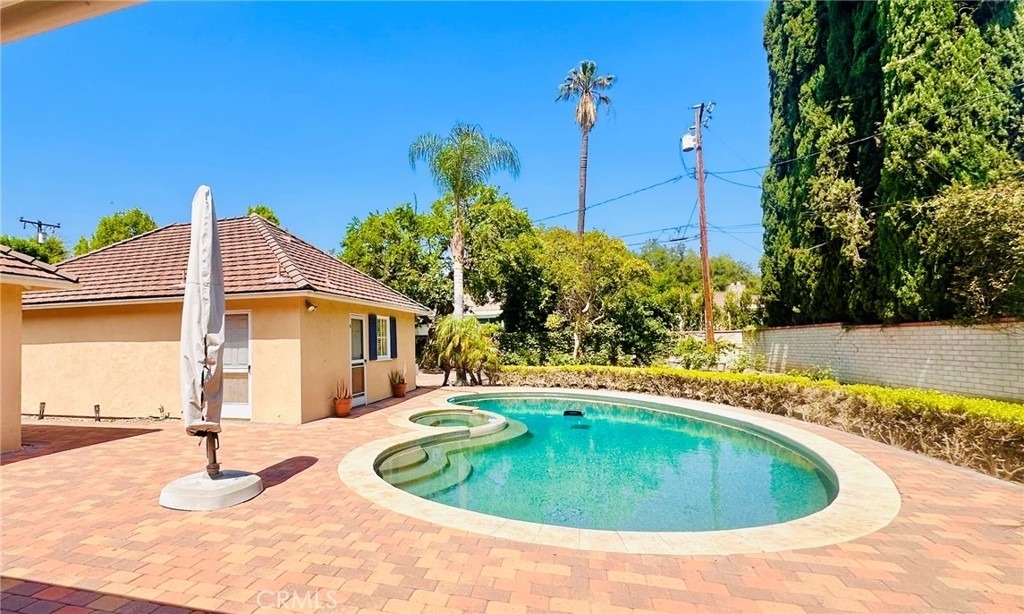 1558 Wembley Road - Photo 1