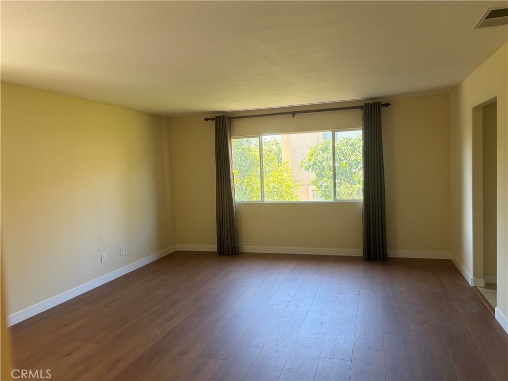 7436 Rutledge Court - Photo 8