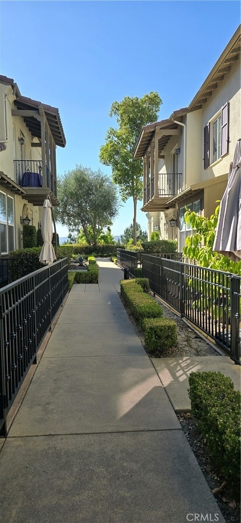 827 Terrace E - Photo 4