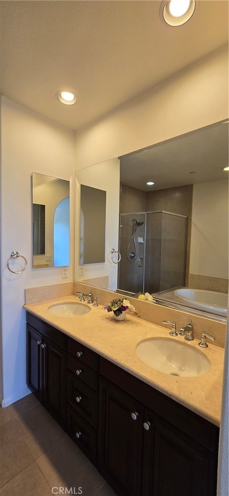 827 Terrace E - Photo 20