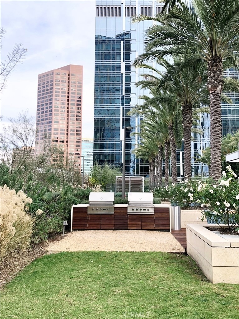 877 Francisco Street - Photo 27