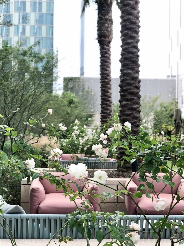 877 Francisco Street - Photo 29