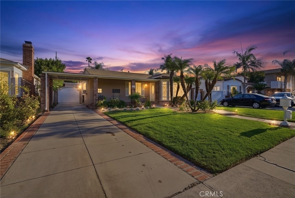 10832 Huston - Photo 1