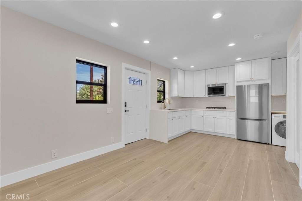 22714 Schoolcraft - Photo 1