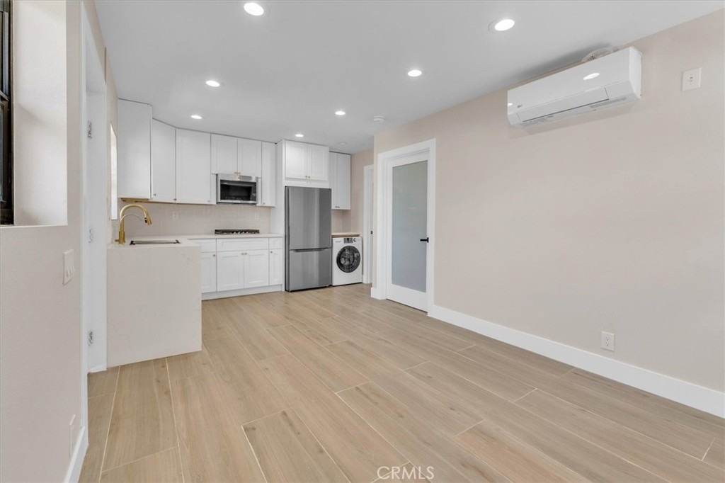 22714 Schoolcraft - Photo 2