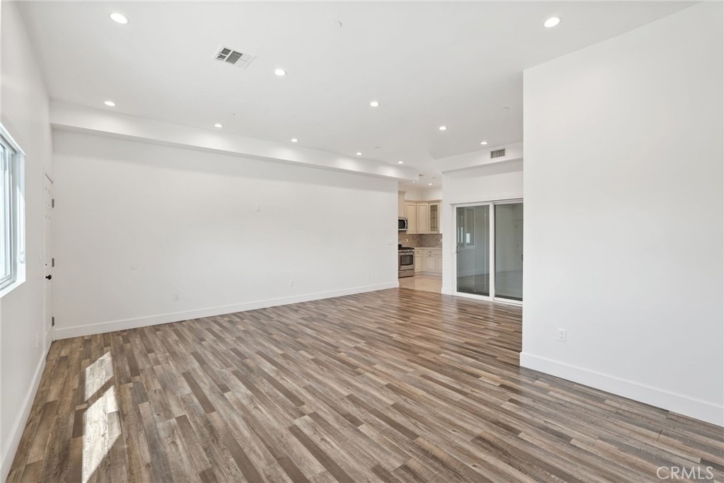 16507 San Fernando Mission Boulevard - Photo 6
