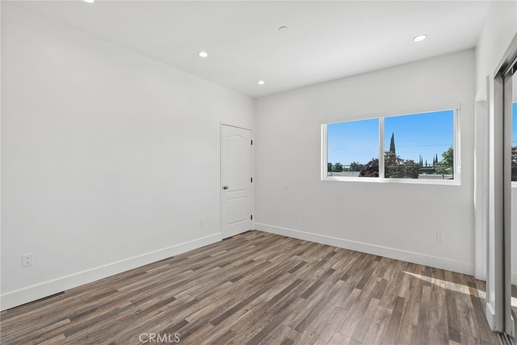16507 San Fernando Mission Boulevard - Photo 15