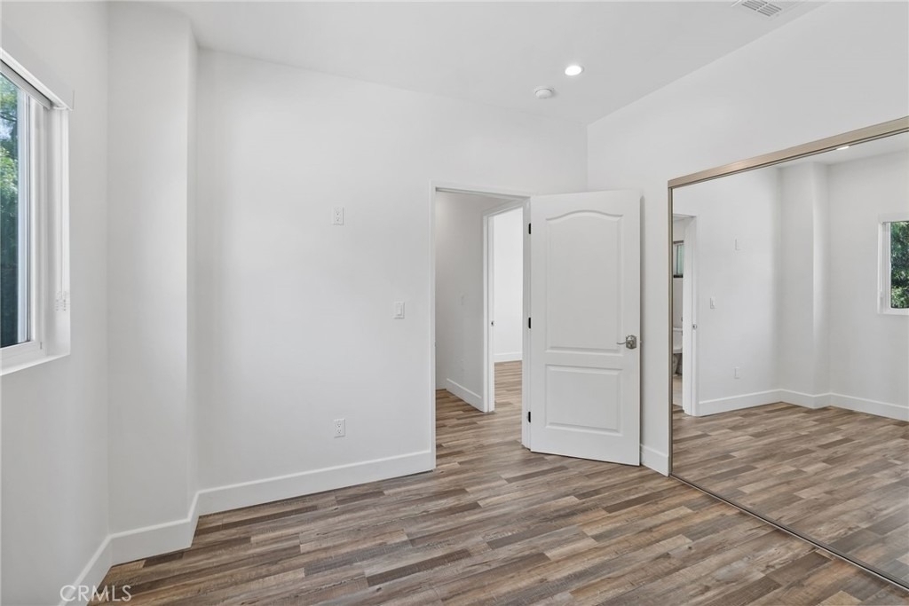 16507 San Fernando Mission Boulevard - Photo 21