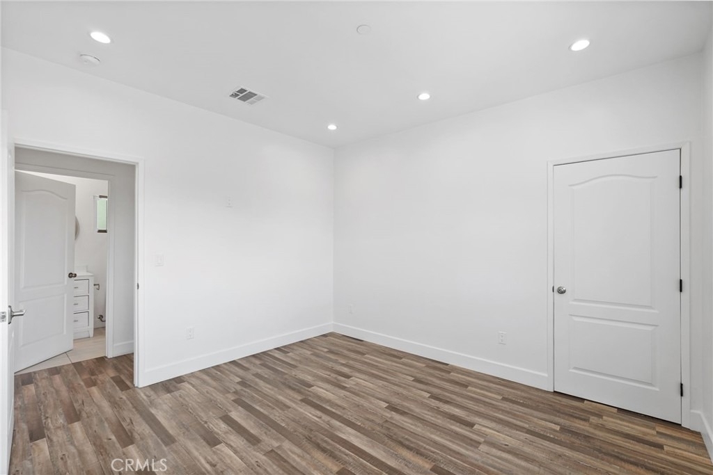 16507 San Fernando Mission Boulevard - Photo 17