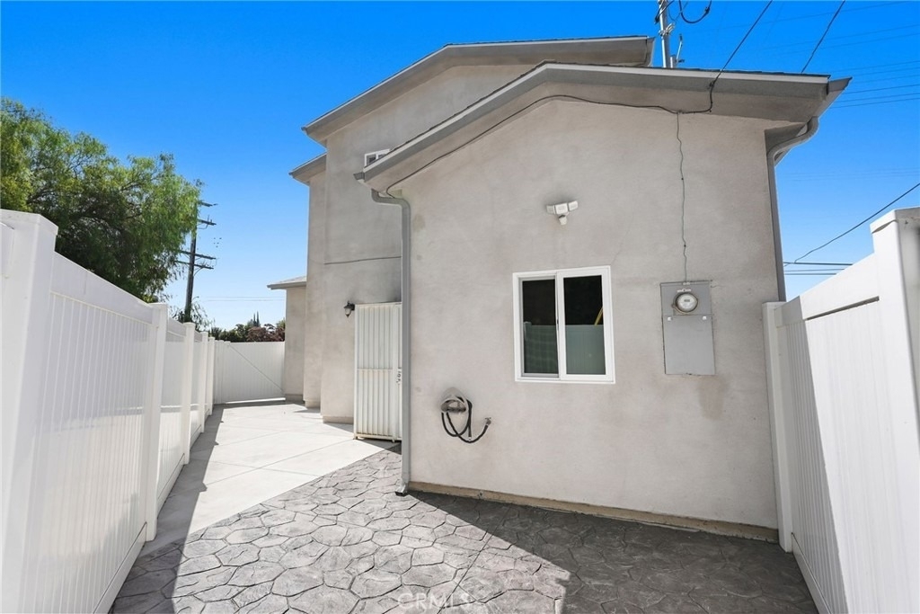 16507 San Fernando Mission Boulevard - Photo 25