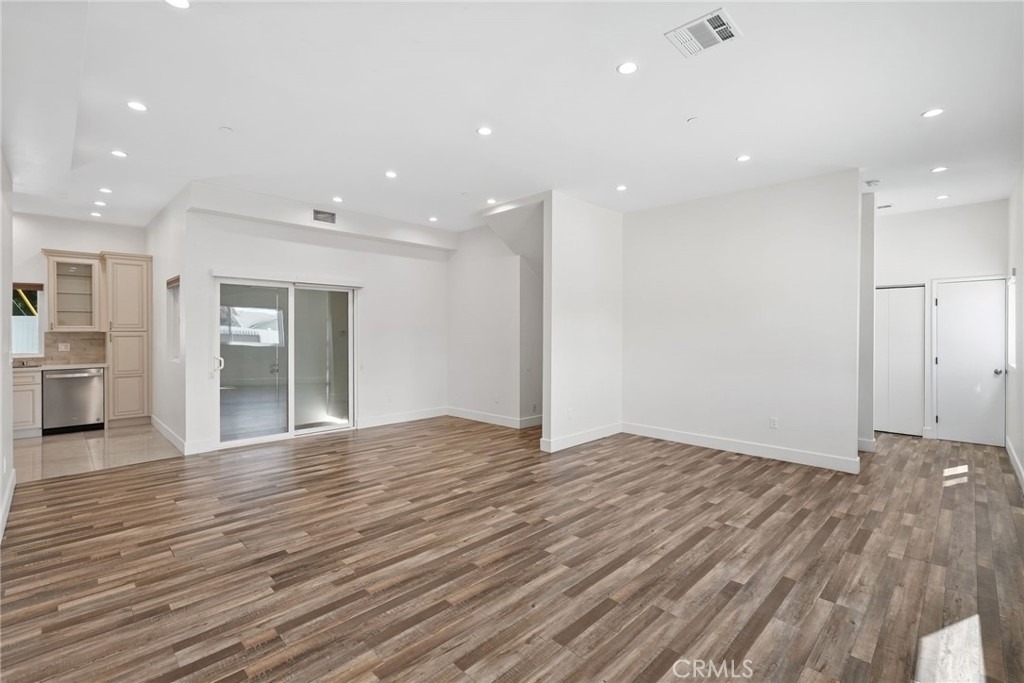 16507 San Fernando Mission Boulevard - Photo 5