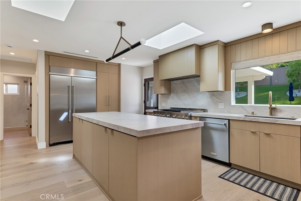 19160 Olympia Street - Photo 13