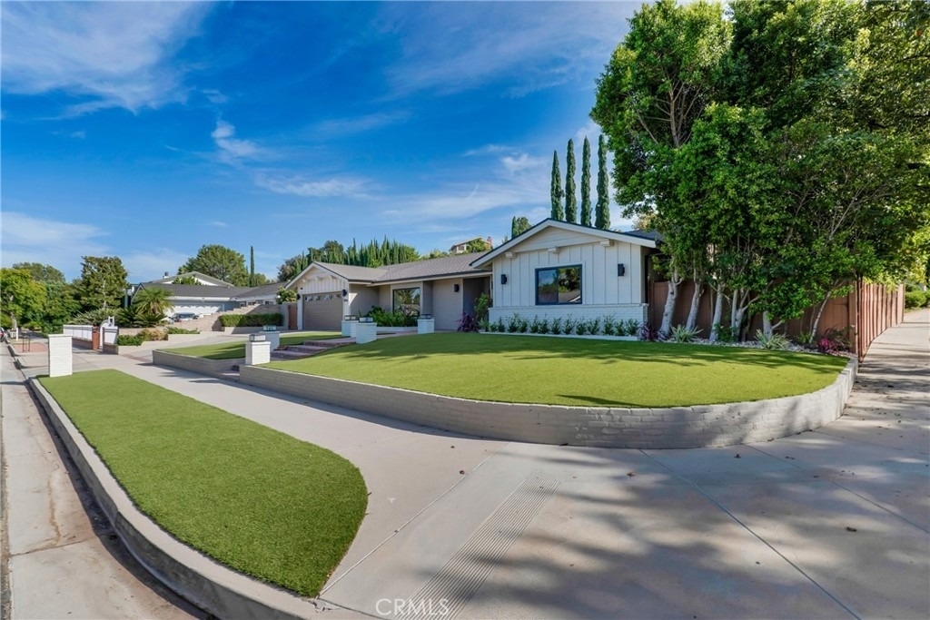 19160 Olympia Street - Photo 2