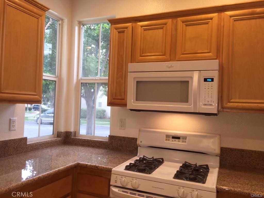 15 Ballard - Photo 5