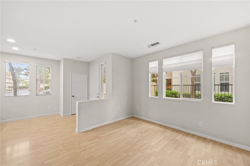 15 Ballard - Photo 5