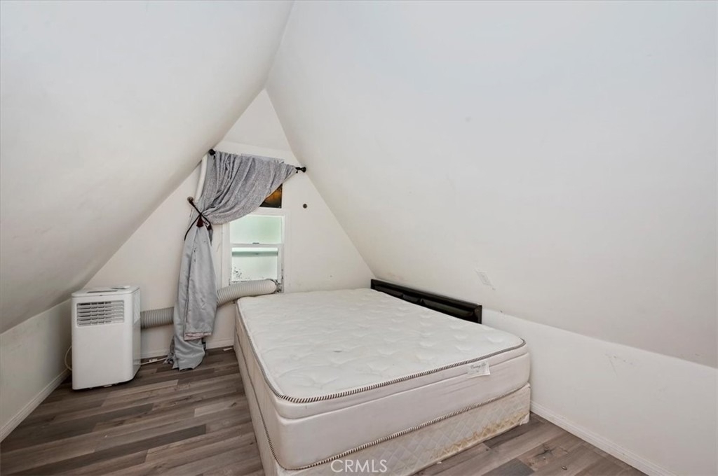 311 Hemlock - Photo 16