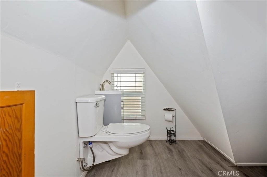 311 Hemlock - Photo 18