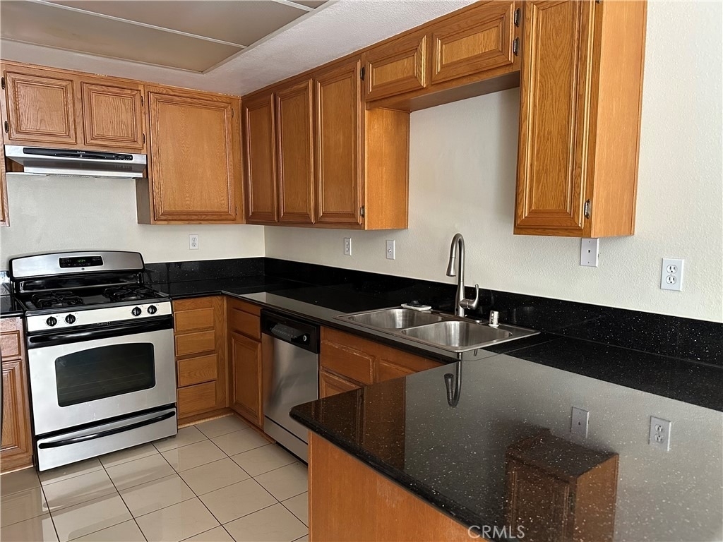 14748 Moon Crest - Photo 4