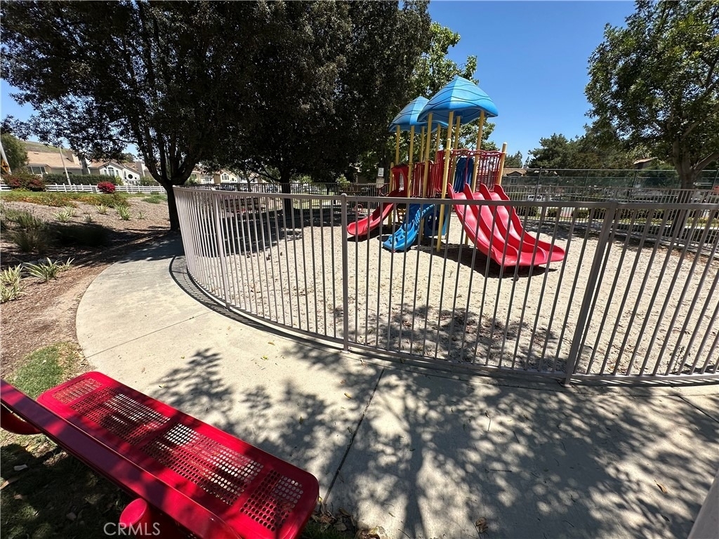 14748 Moon Crest - Photo 1