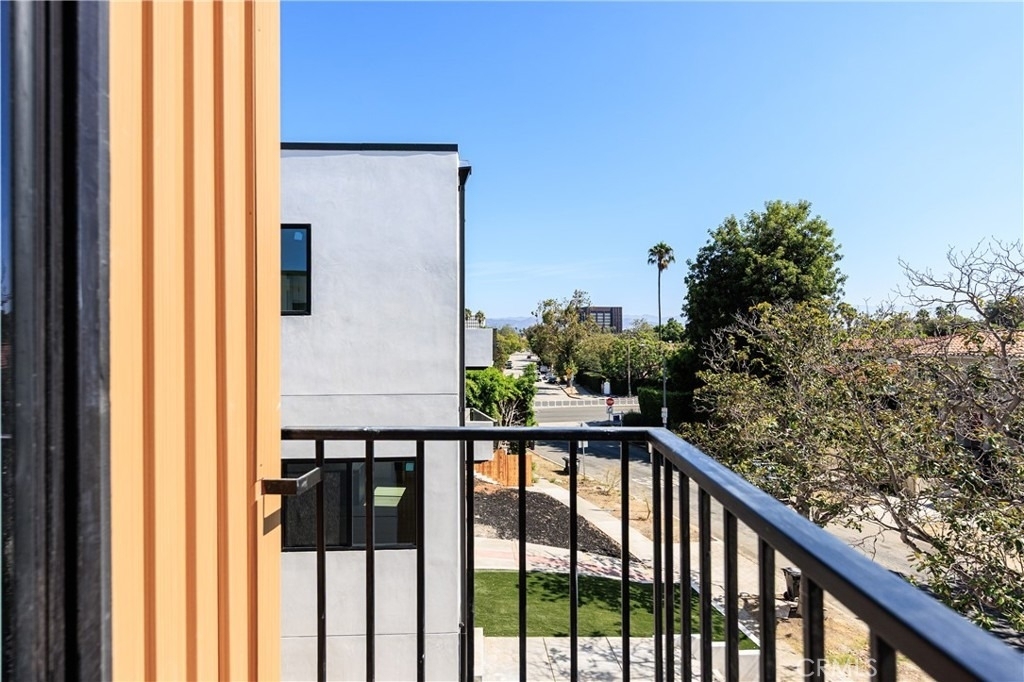 1021 S. Citrus Avenue - Photo 31